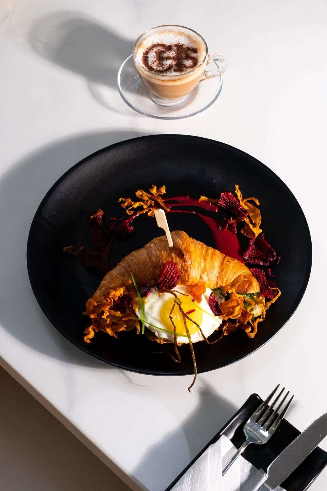 Croissant et café signature